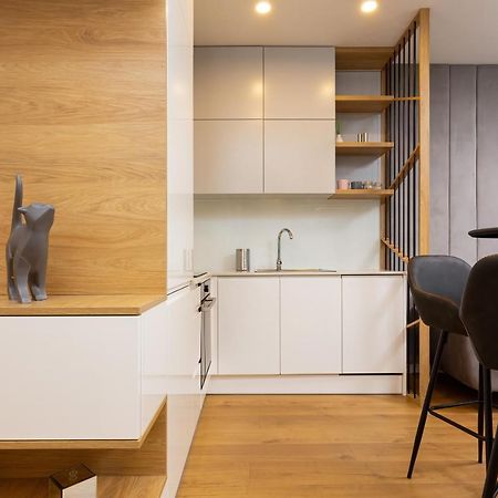 Apartment City Center Grzybowska By Renters Prestige Varsovie Extérieur photo