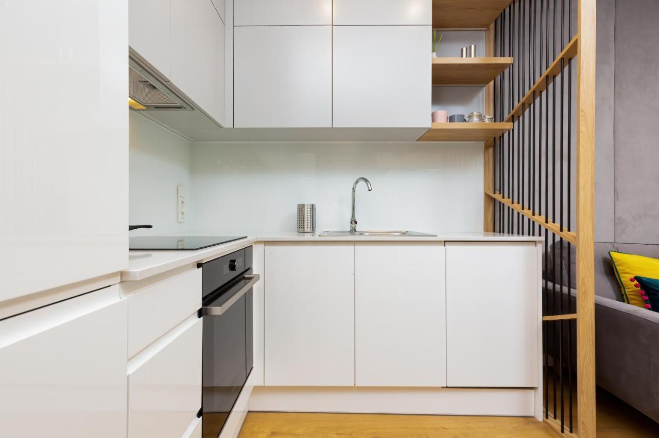 Apartment City Center Grzybowska By Renters Prestige Varsovie Extérieur photo