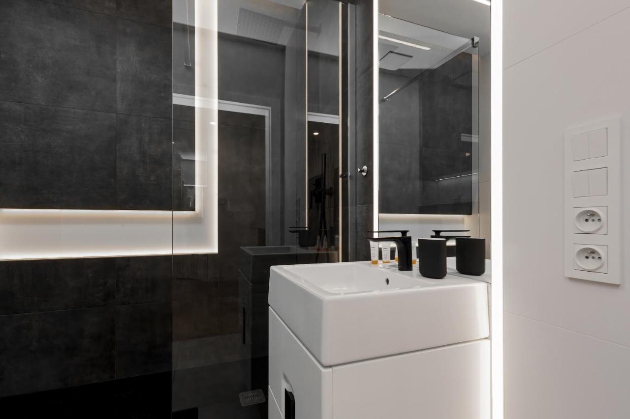 Apartment City Center Grzybowska By Renters Prestige Varsovie Extérieur photo